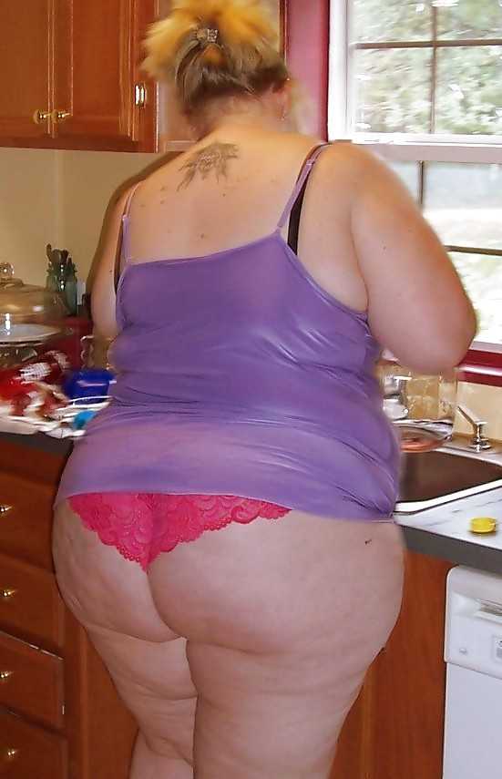 BIG Round & FAT Asses in the Kitchen! #1