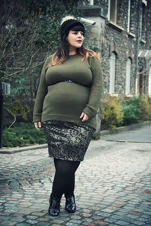 Curvy Beauties 50 Clothed Edition