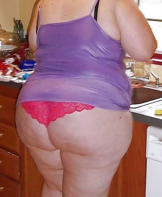 Big Butt in the Kitchen - Old Fat Mature Housewife