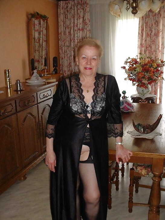 PERFECT  WOMAN      (OLD -MATURE BBW )