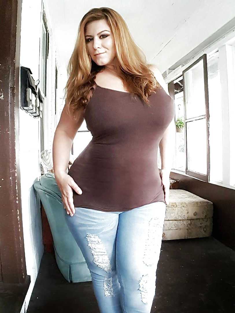 Curvy Beauties 125 Clothed Edition